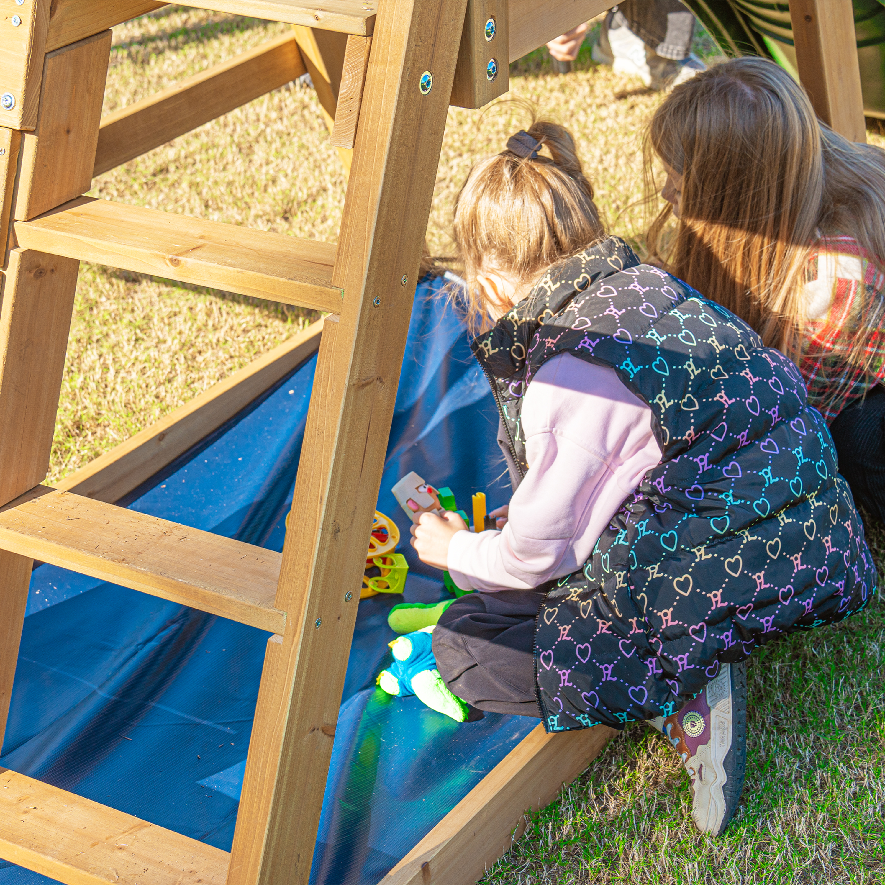 AXI Mia Climbing Frame with Double Swing Set – Red Slide
