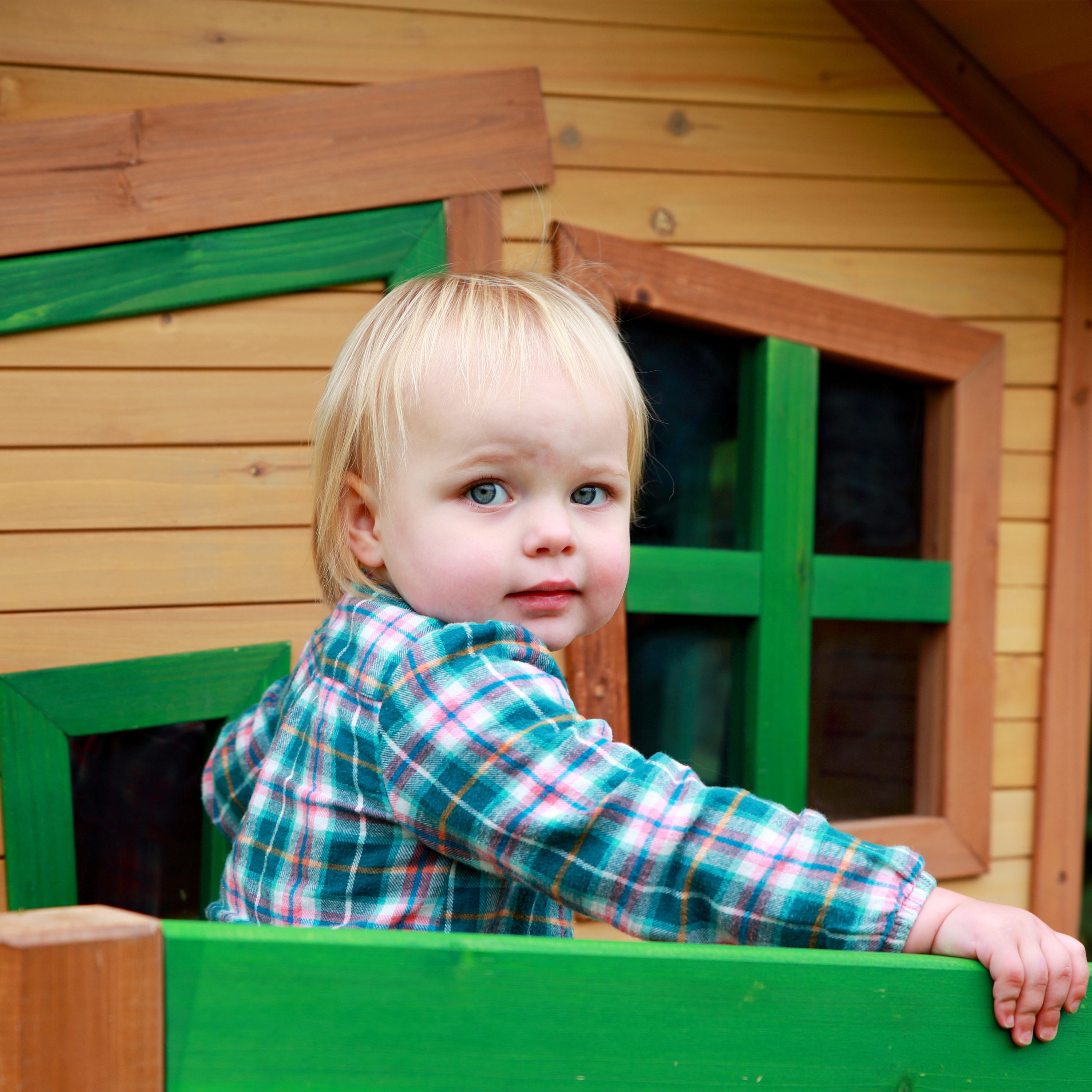 AXI Robin Playhouse Brown/Green - Red Slide