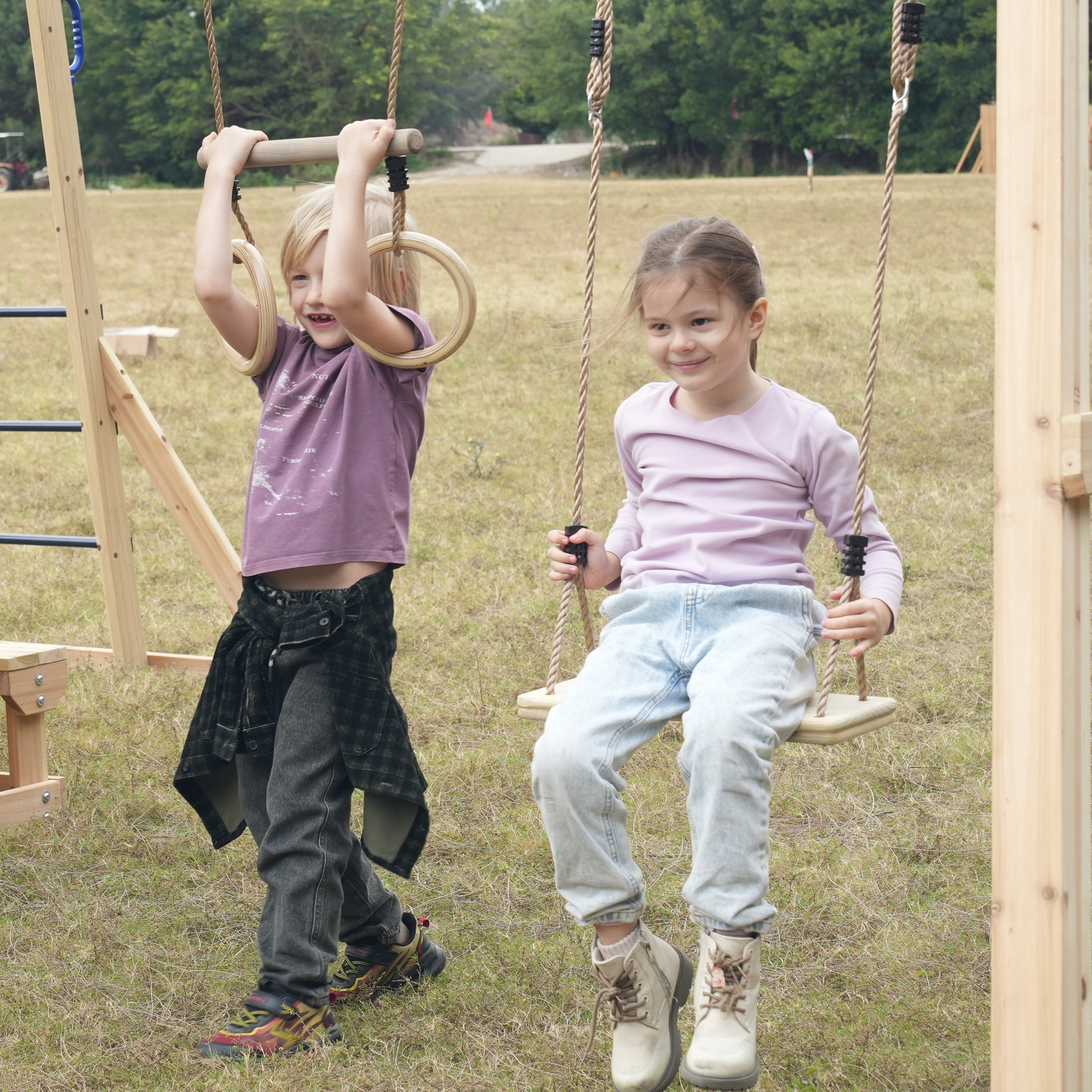 AXI Hunter Climbing Frame with Swings, Climbing Frame, Climbing Bridge and Multiple Platforms – Green Double Slide