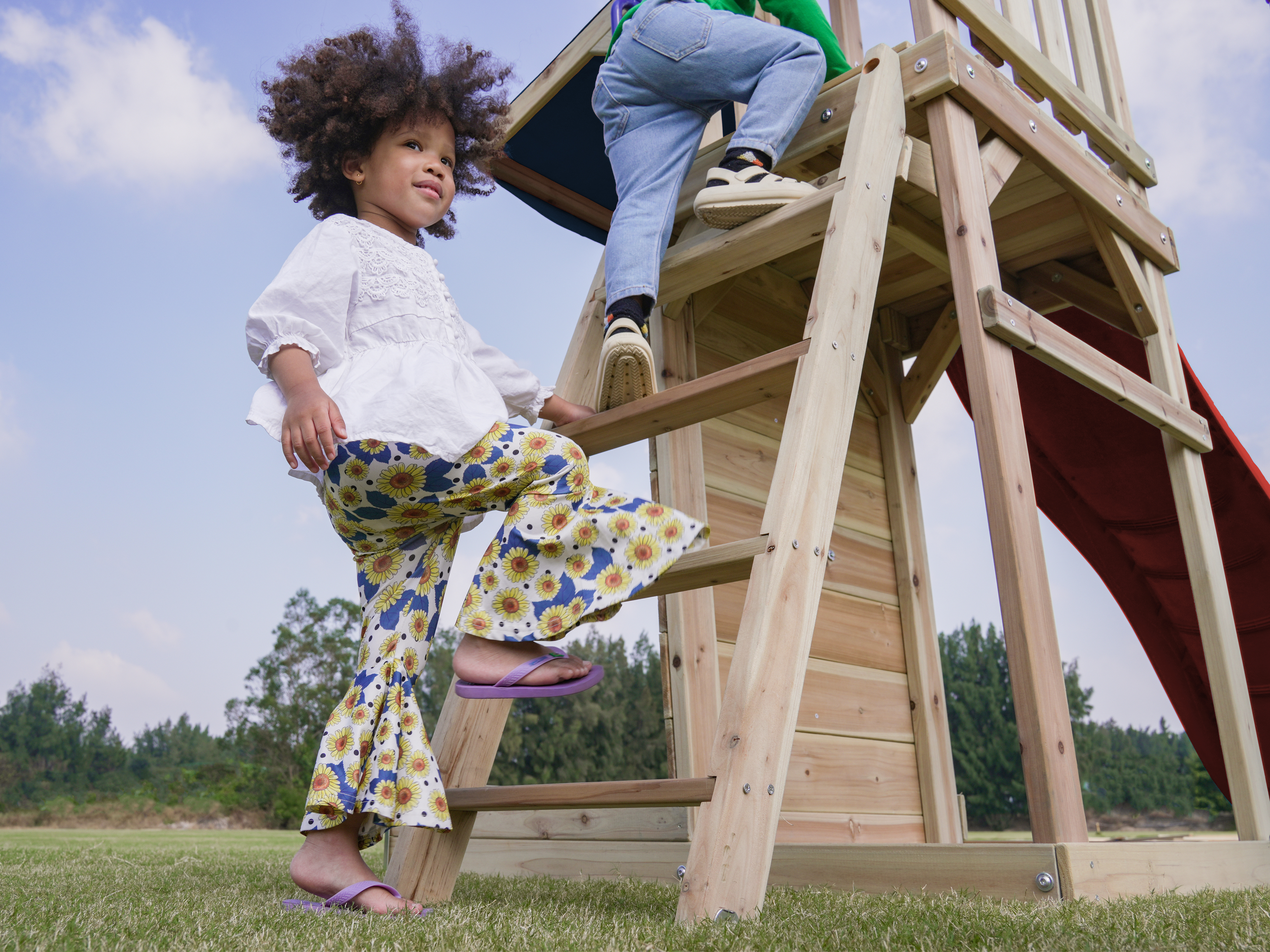 AXI Malik Climbing Frame with Double Swing Set - Red Slide