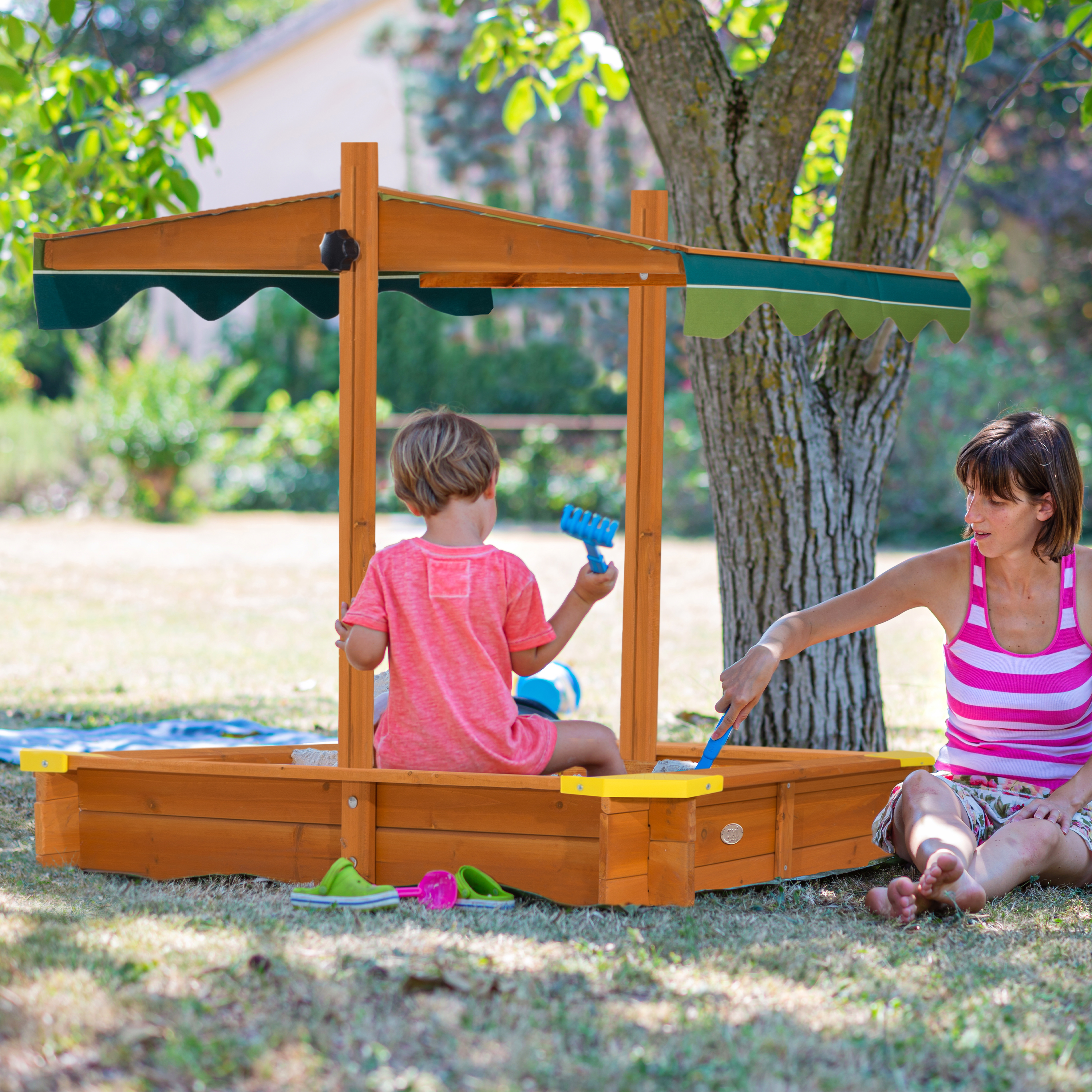 AXI Lily Sandbox with Canopy - 118 x 118 cm - Brown/Green