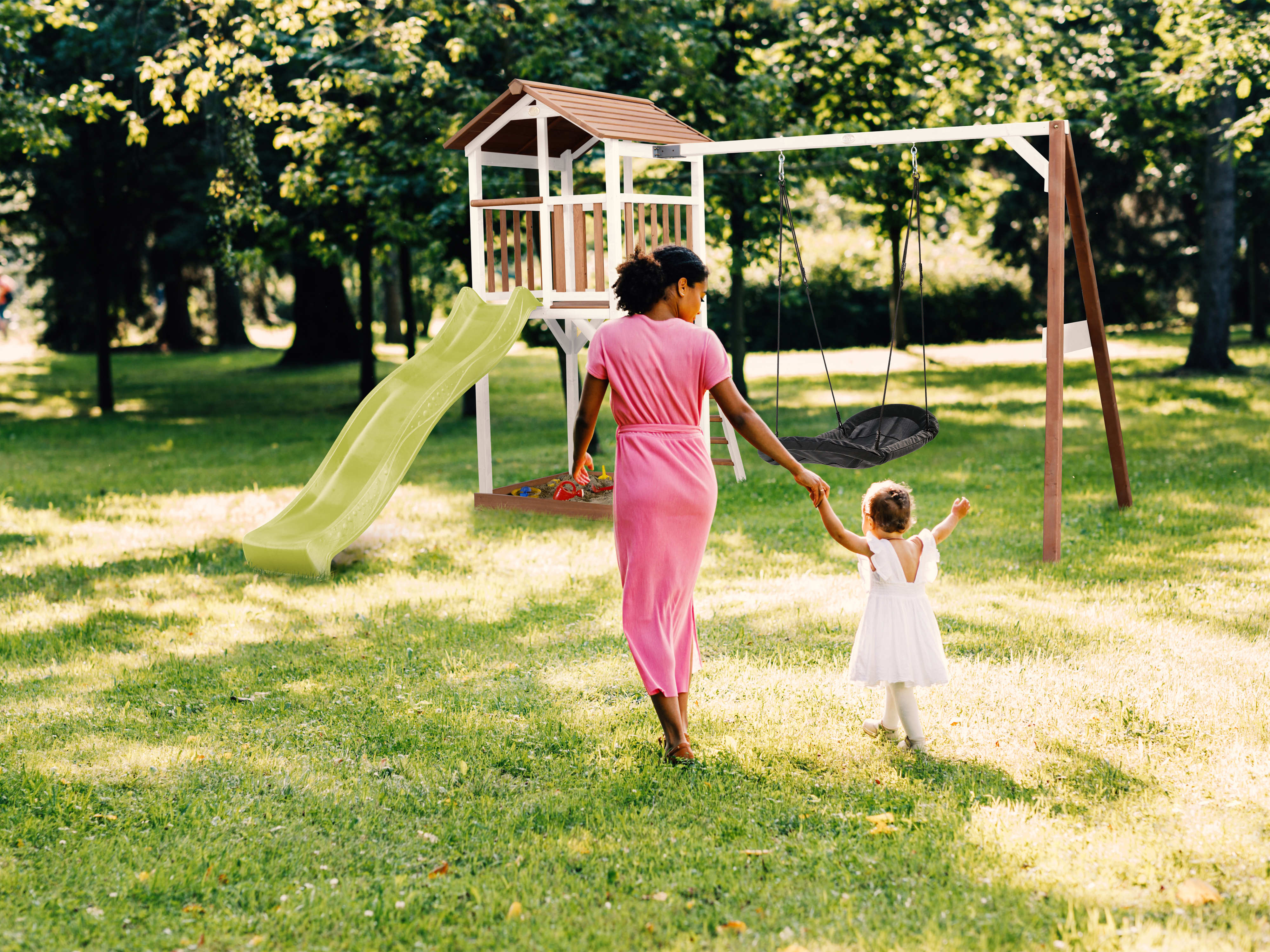 AXI Beach Tower with Roxy Nest Swing Set Brown/White - Lime Green Slide