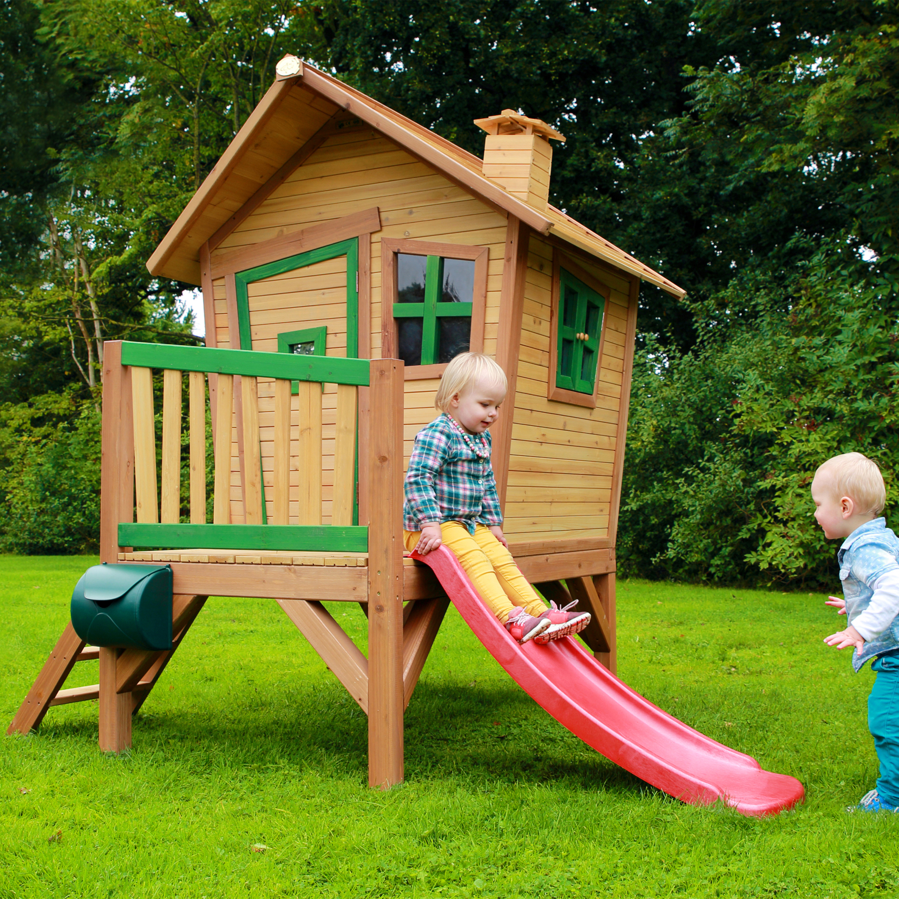 AXI Robin Playhouse Brown/Green - Red Slide