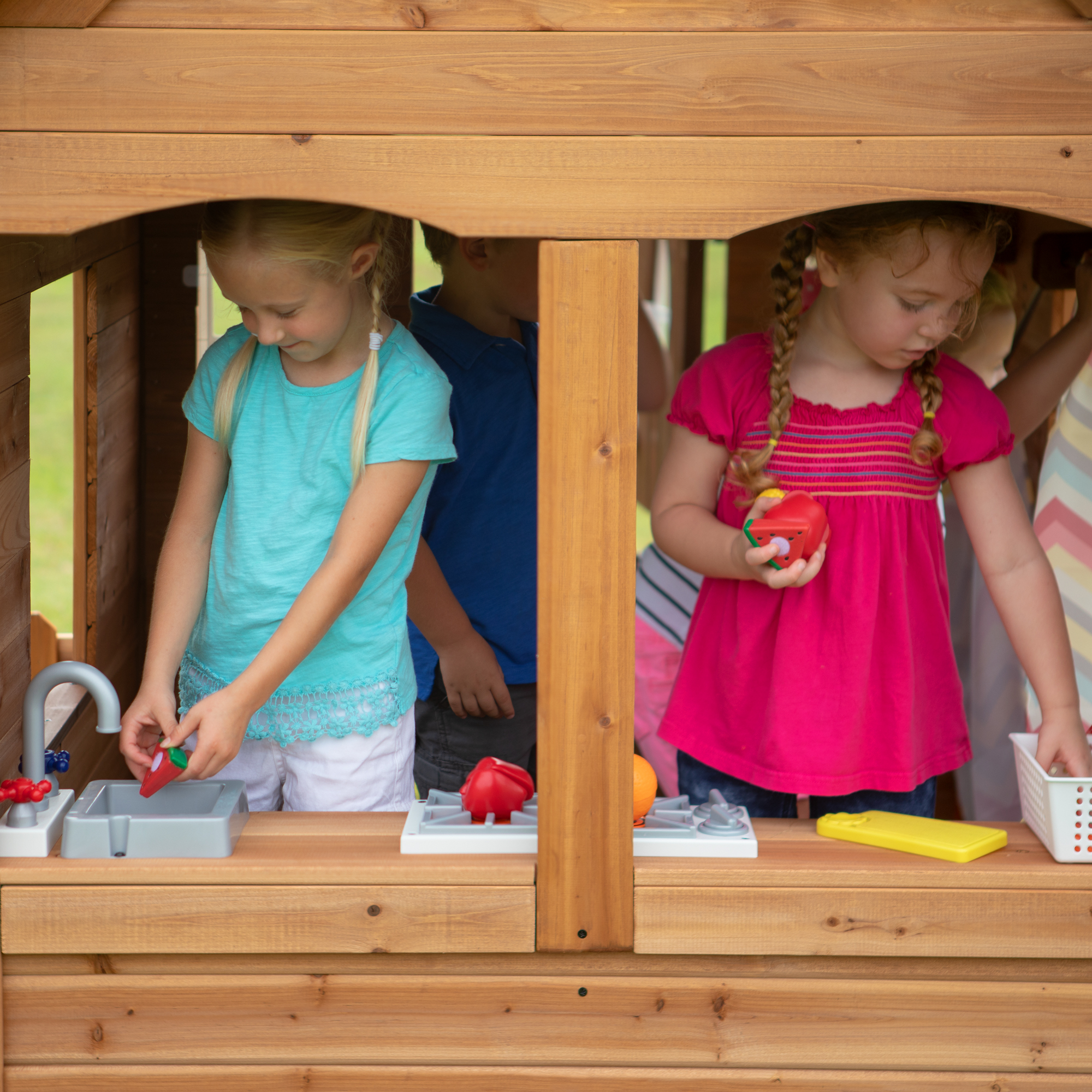 Backyard Discovery Aspen Playhouse