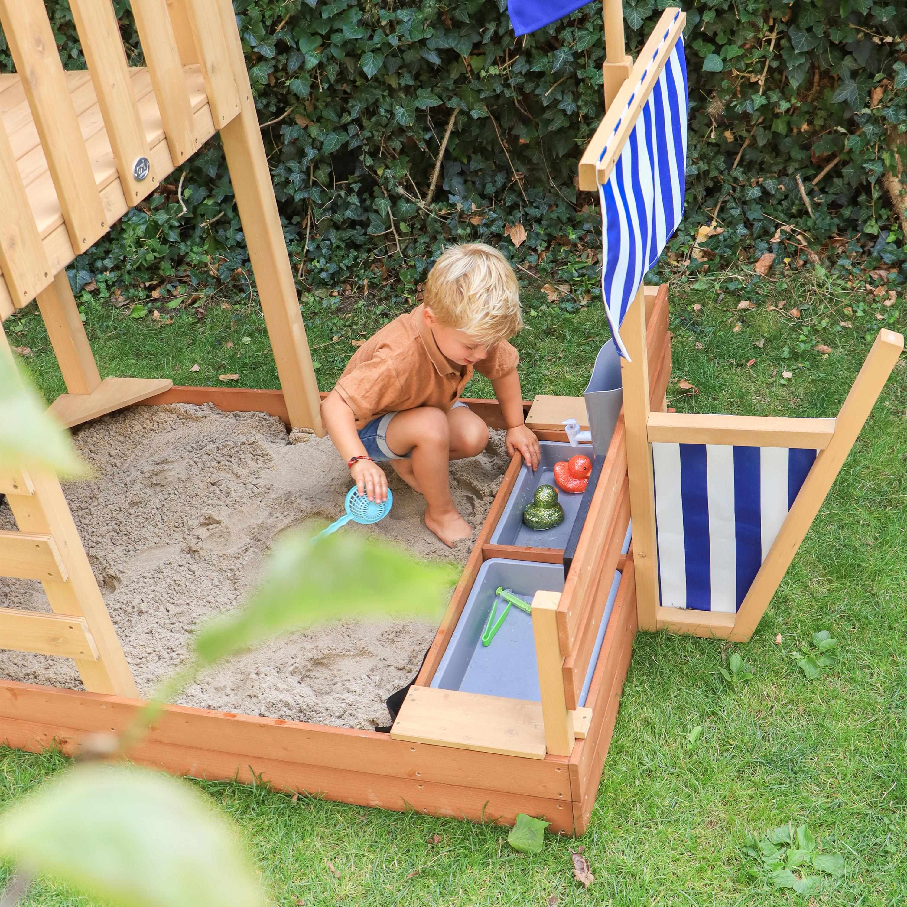 AXI Vicky Climbing Frame with Sandbox. Play Kitchen & Chalkboard – Lime Green Slide