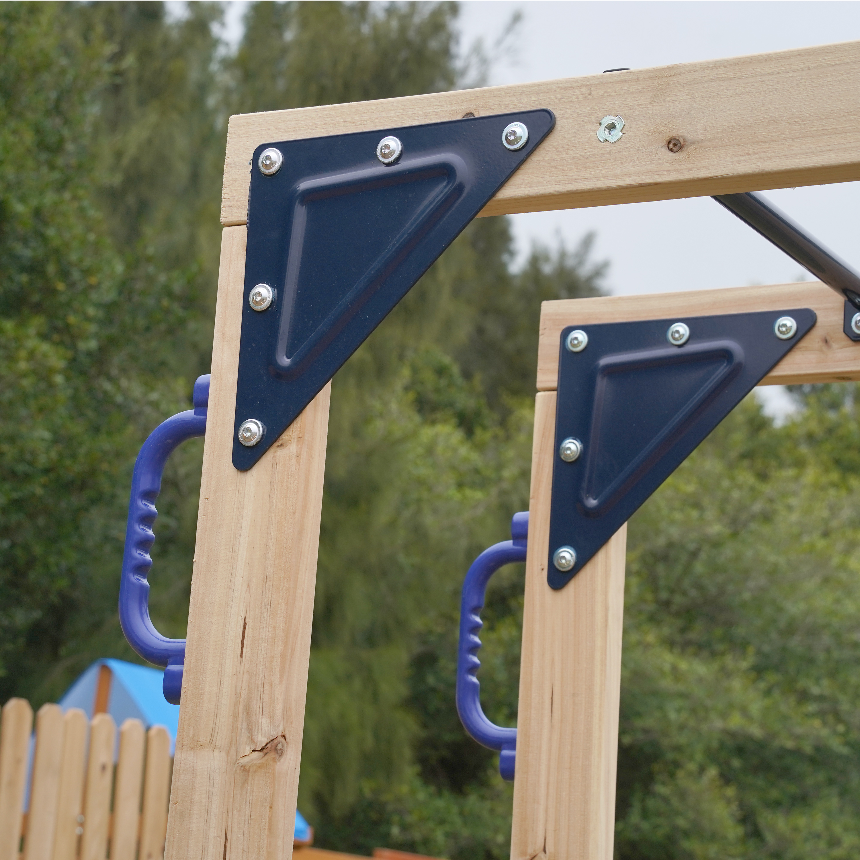 AXI Dex Climbing Frame with Sandbox. Monkey Bars and Picnic Table