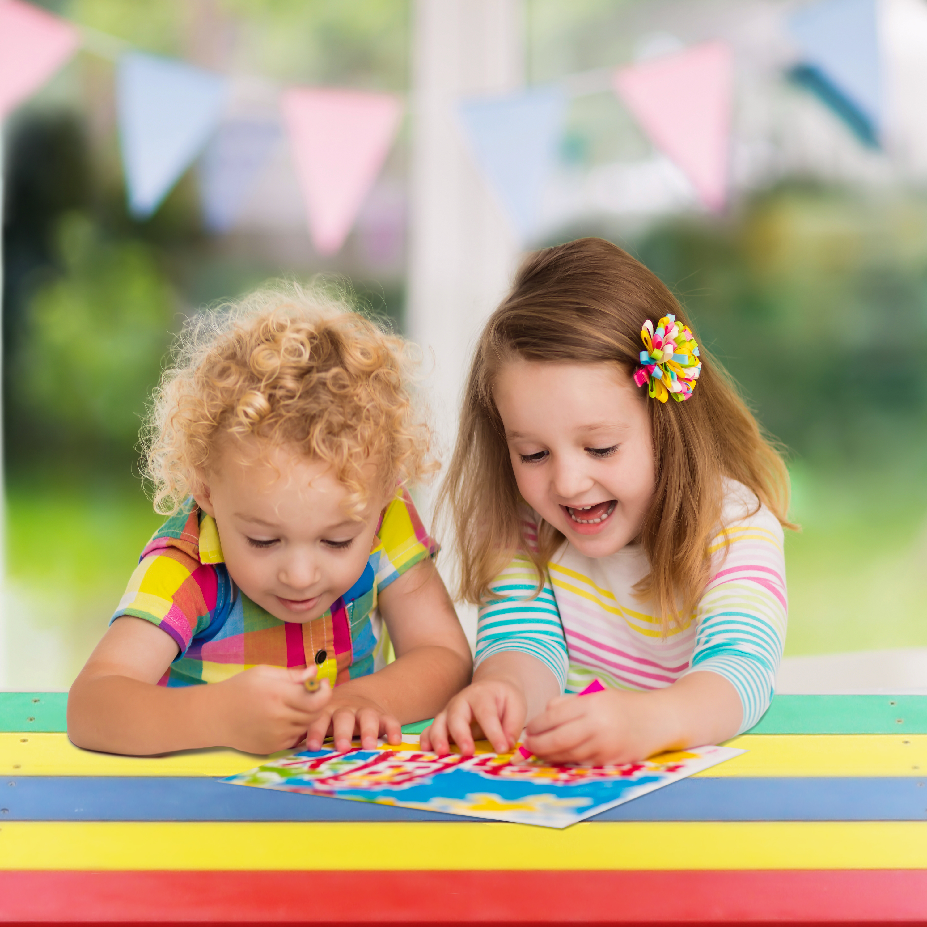 AXI Nick Sand & Water Picnic Table Rainbow - Umbrella Rainbow