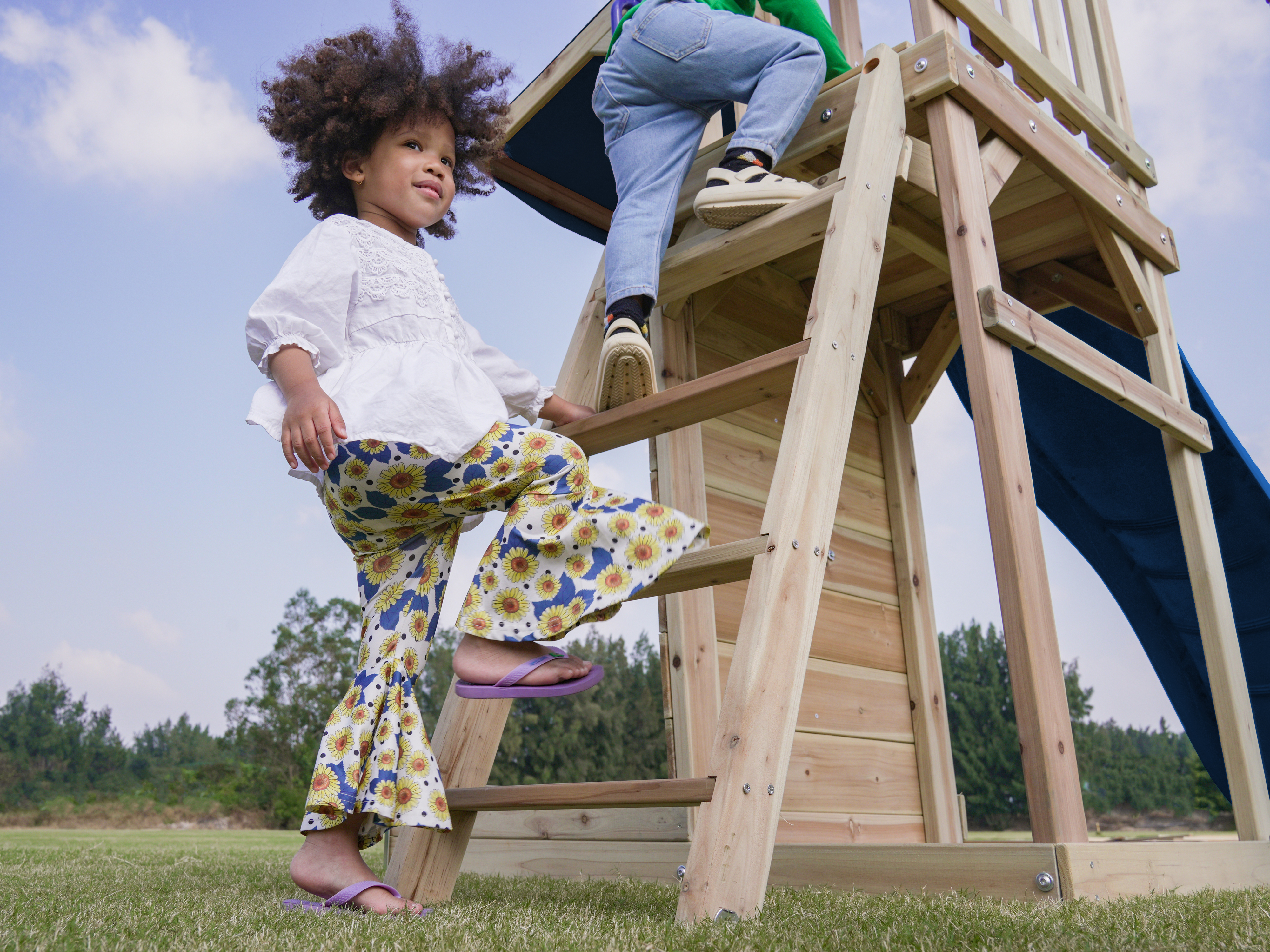 AXI Malik Climbing Frame with Double Swing Set - Blue Slide