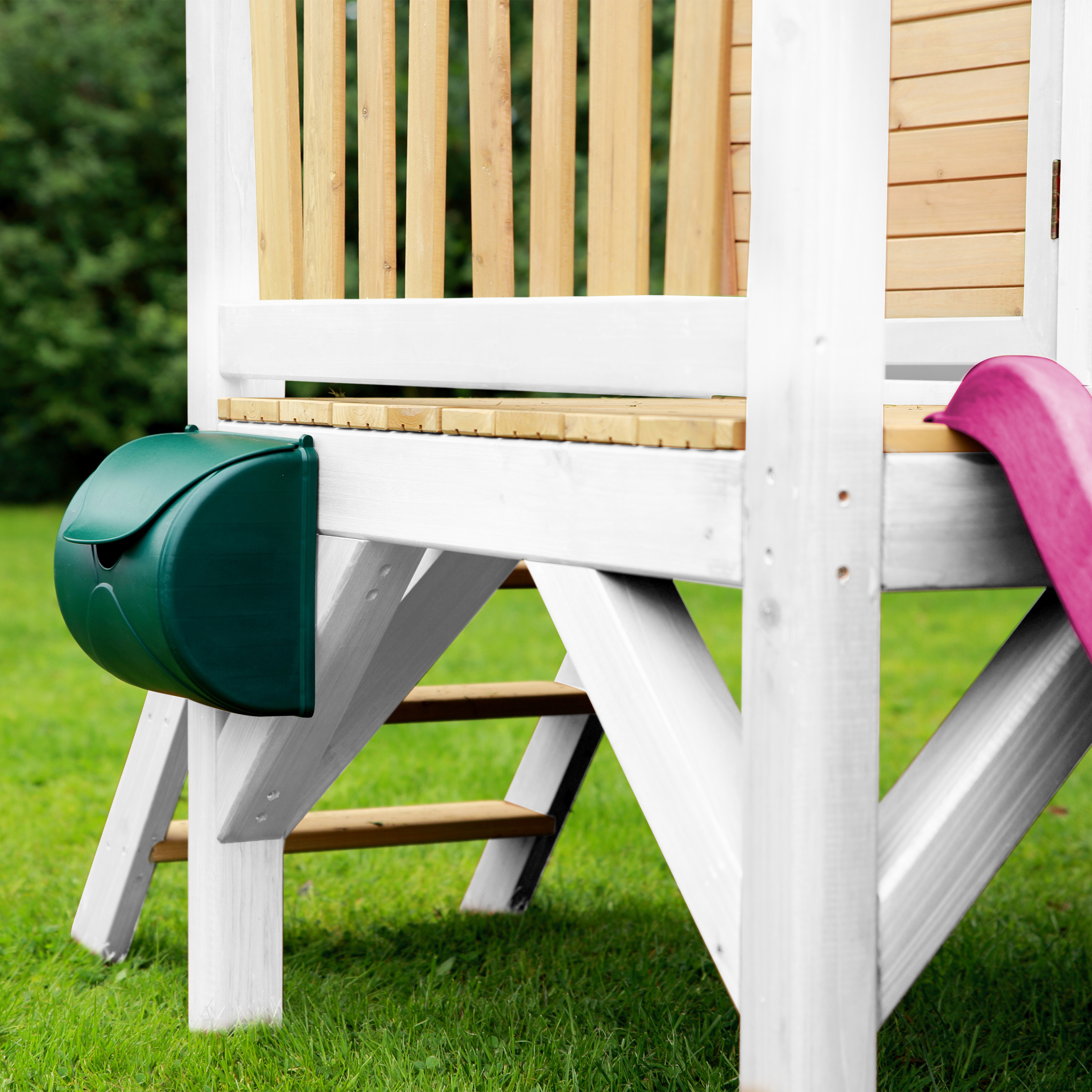AXI Robin Playhouse Brown/White - Purple Slide